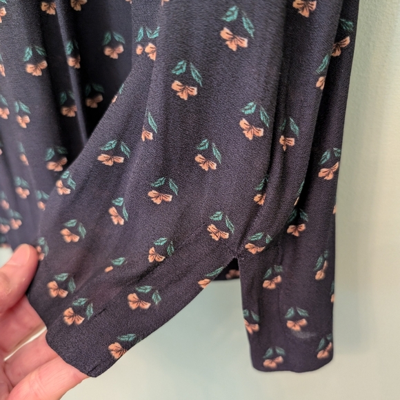 LOFT Ruffled Floral Top - Picture 3 of 5